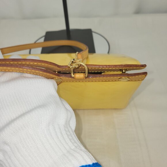 LOUIS VUITTON "Vernis Roxbury Drive Perle" Bag - LV Embossed Monogram *COA - Picture 11 of 16